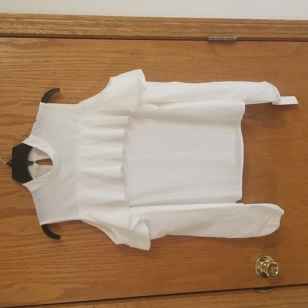 Open shoulder long sleeve blouse NWT Large